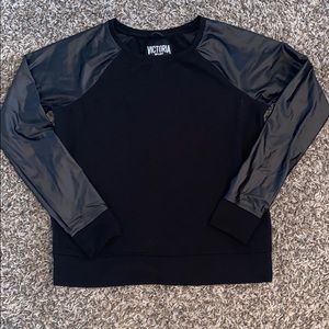 Victoria’s Secret SPORT crewneck!